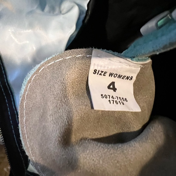 Roller Derby Elite Driftr Skates Candy Girl size 4 Like New with cute case! - Picture 4 of 5